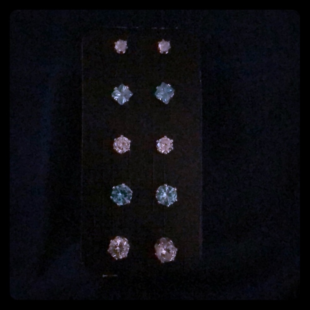 set of 5 earrings